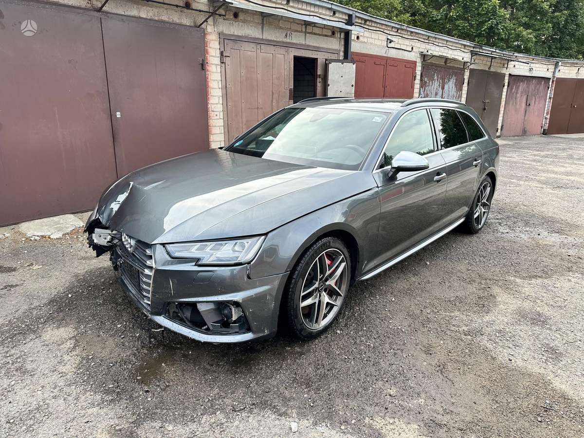 Audi S4, Универсал