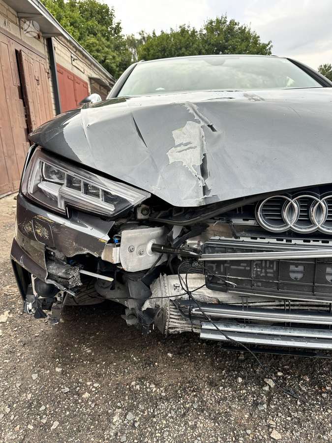 Audi S4, Универсал