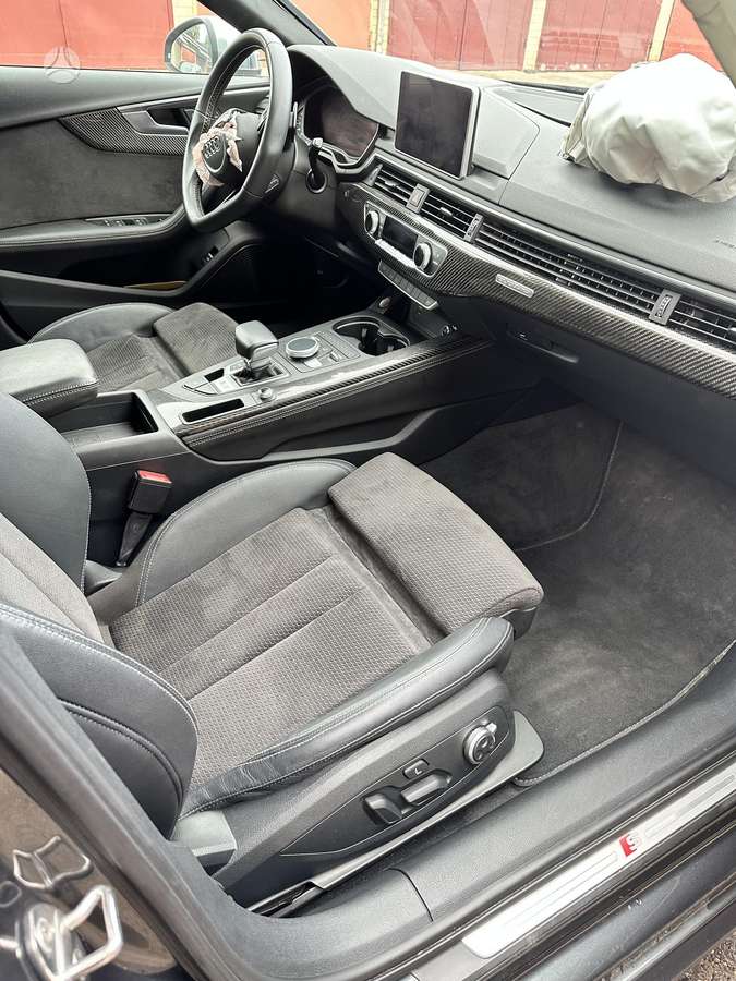 Audi S4, Универсал