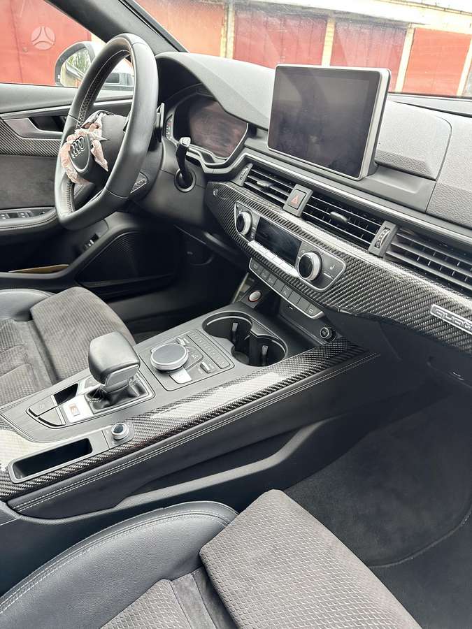Audi S4, Универсал