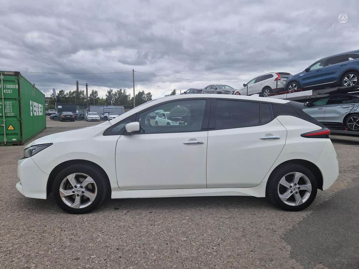 Nissan Leaf, 62 kWh, hatchback