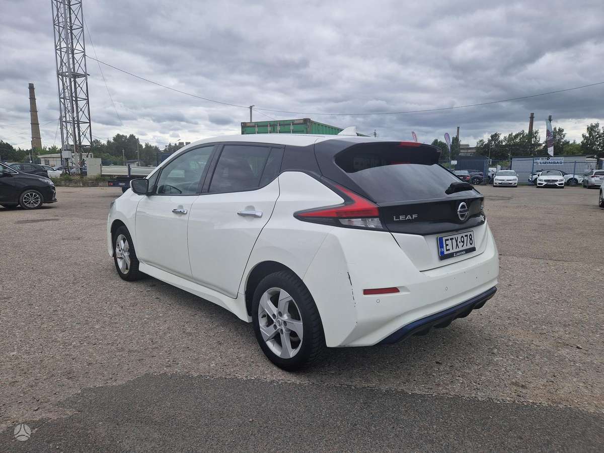 Nissan Leaf, 62 kWh, hatchback