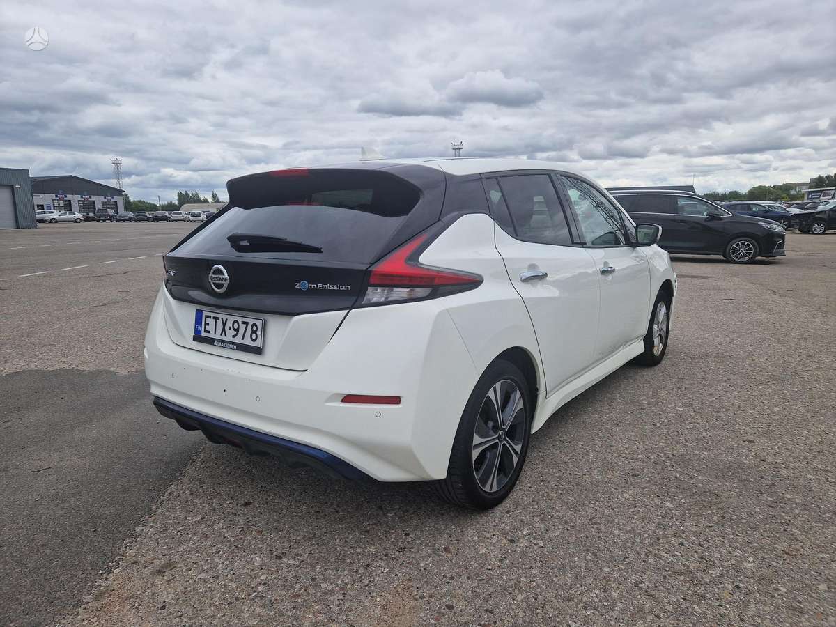 Nissan Leaf, 62 kWh, hatchback
