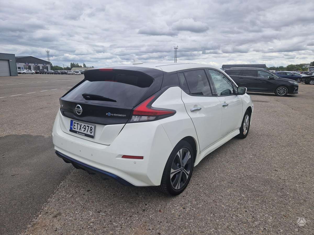 Nissan Leaf, 62 kWh, hatchback