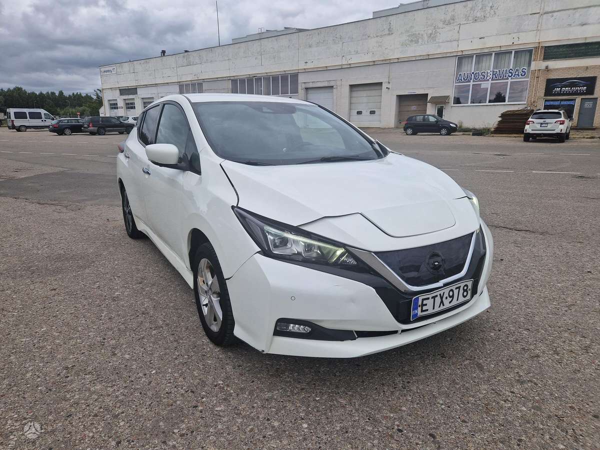Nissan Leaf, 62 kWh, hatchback