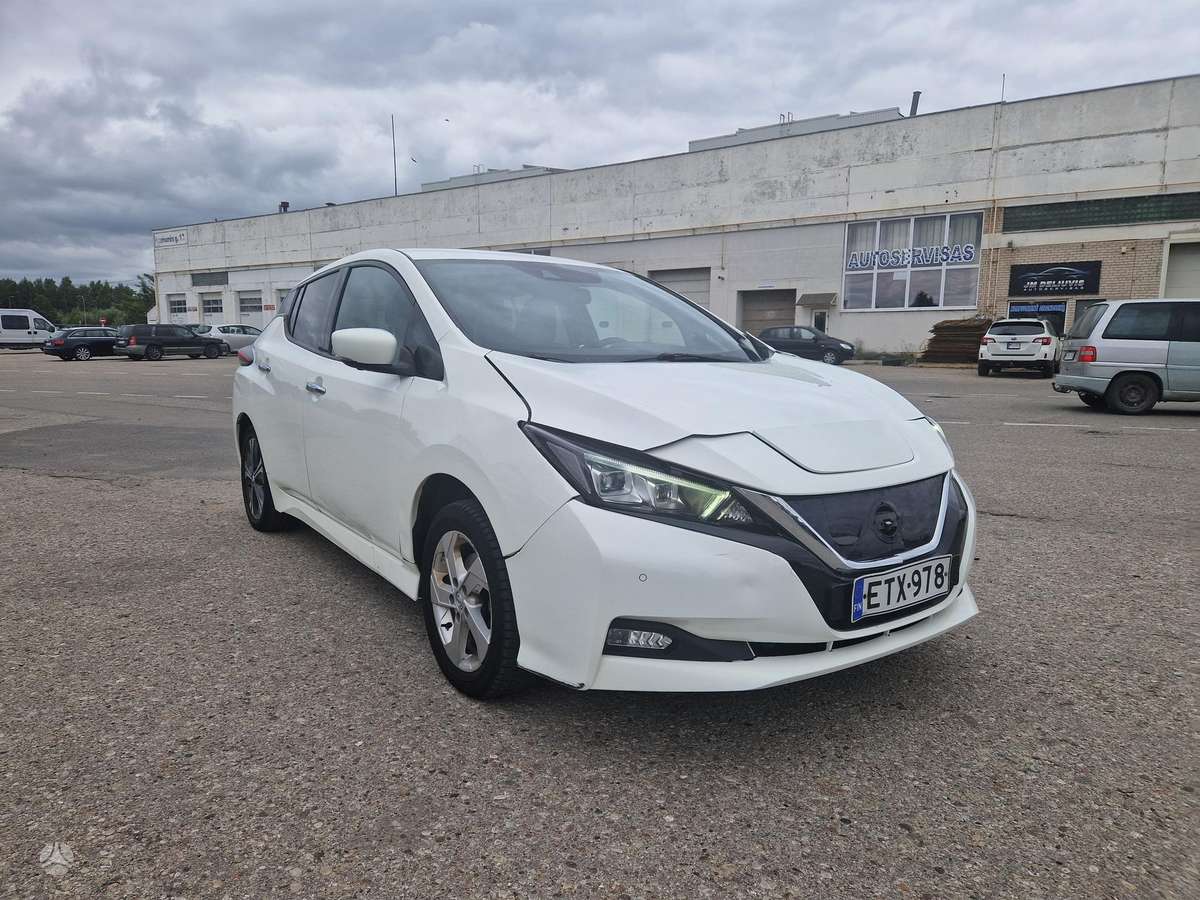 Nissan Leaf, 62 kWh, hatchback