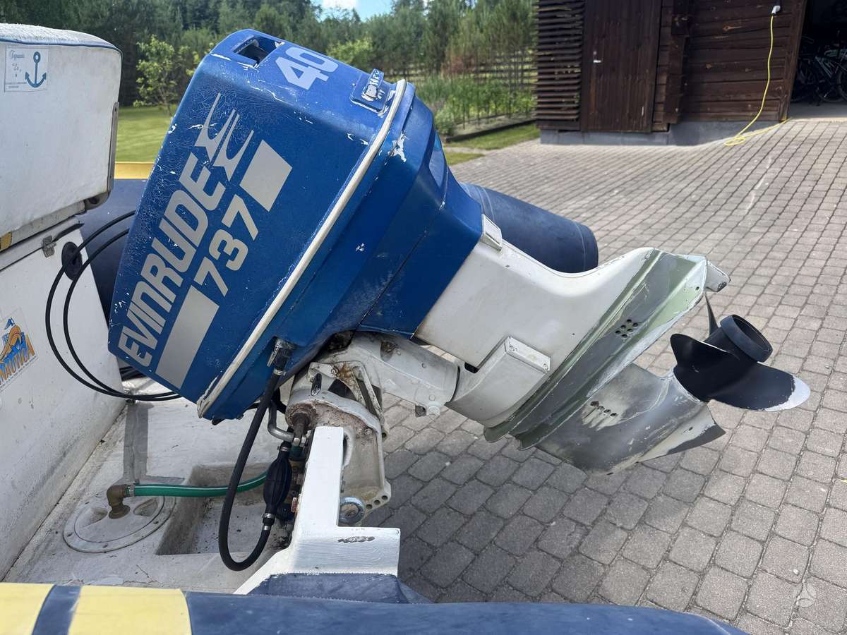 Lomac Nautica, понтонные катера