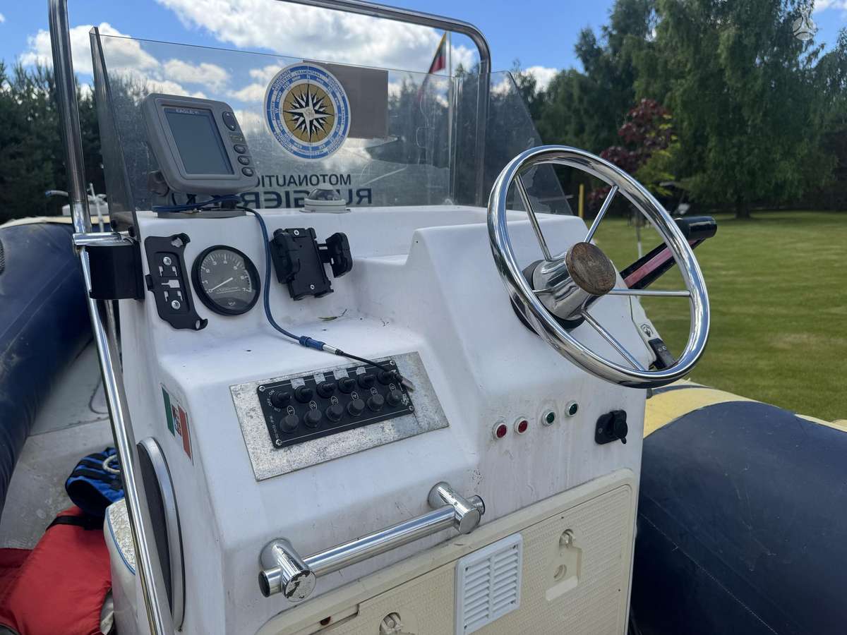 Lomac Nautica, понтонные катера