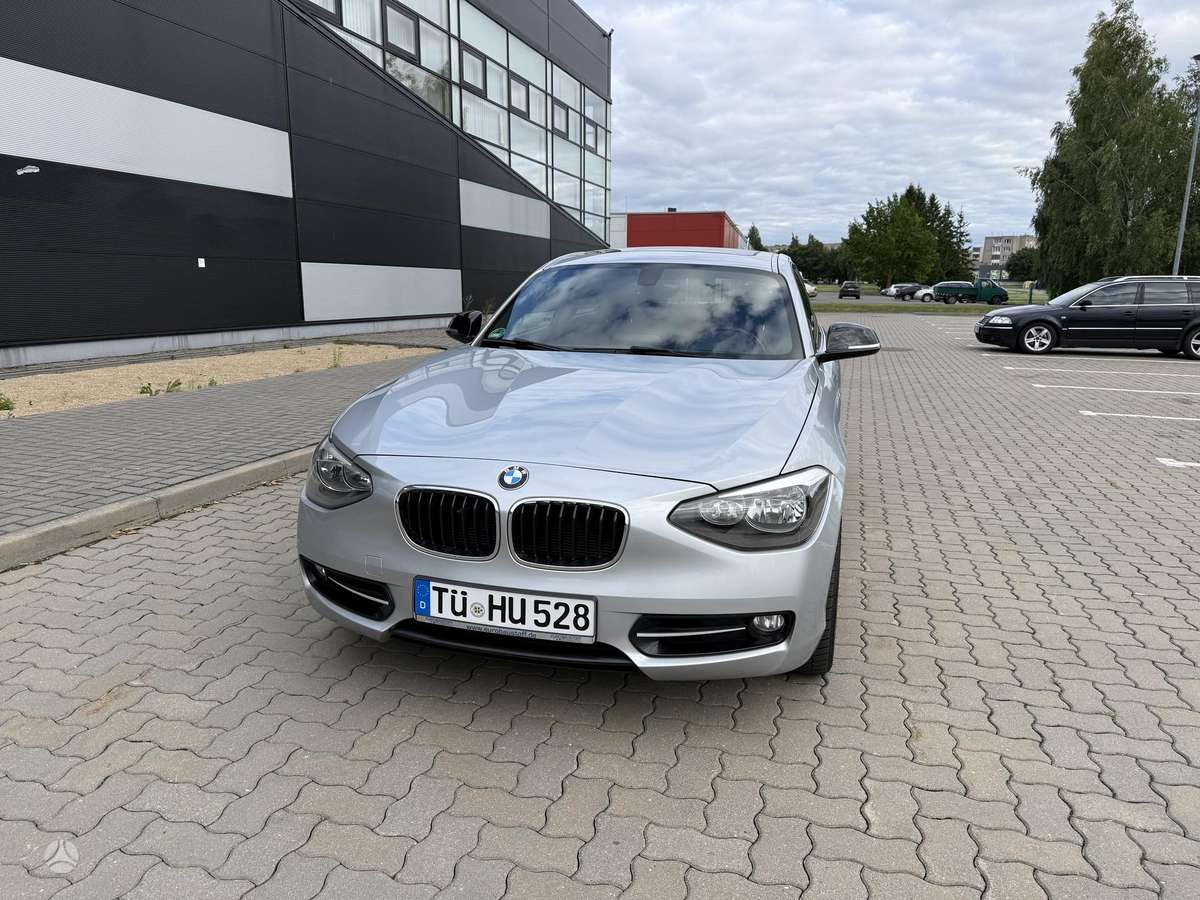 BMW 118, 1.6 l., hatchback