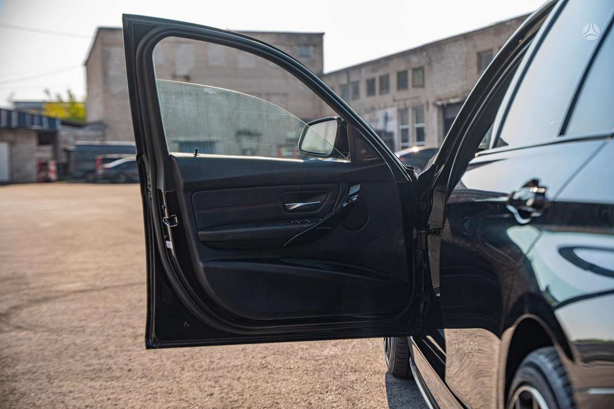 BMW 320, 2.0 l., Седан