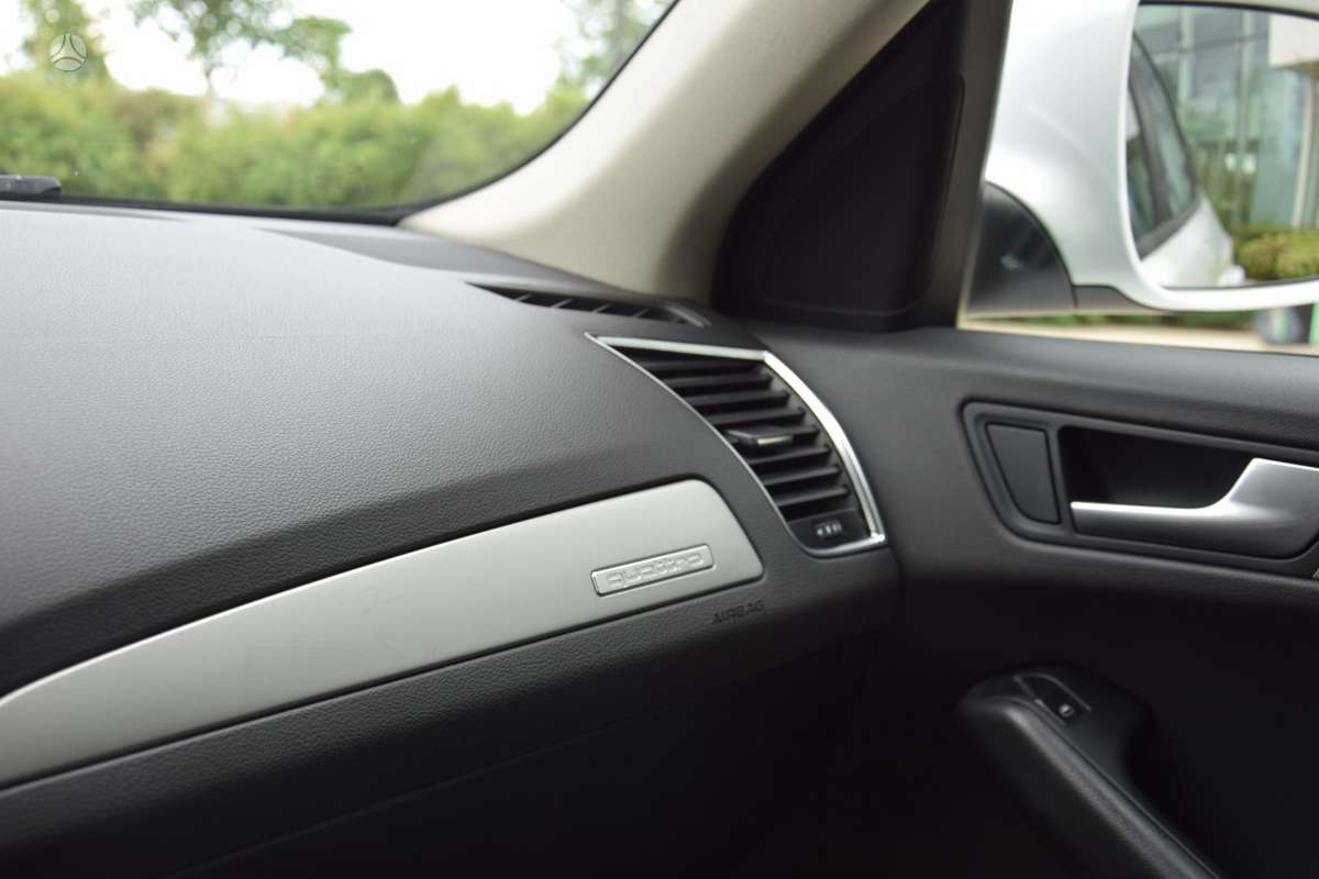 Audi Q5, 2.0 l., off-road / crossover