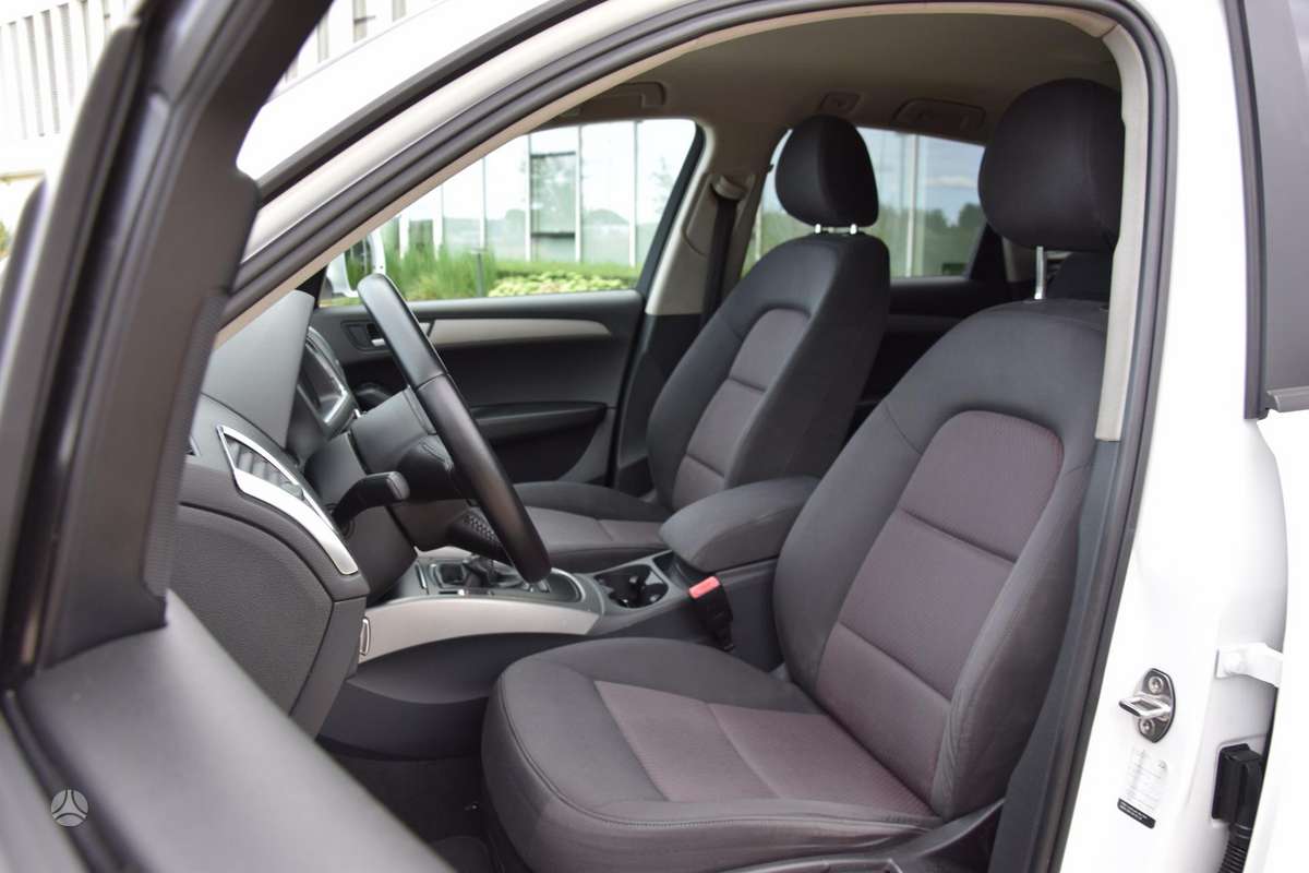 Audi Q5, 2.0 l., off-road / crossover