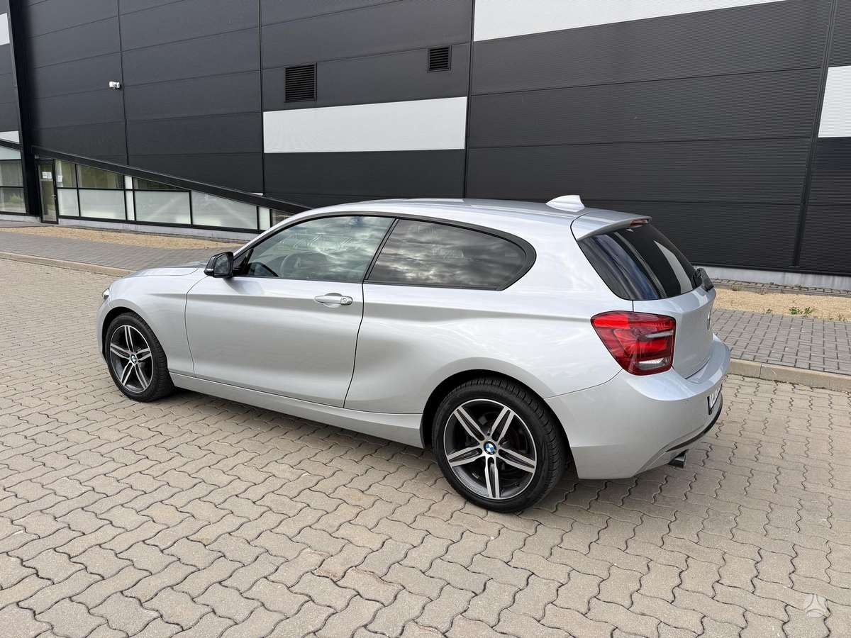BMW 118, 1.6 l., hatchback