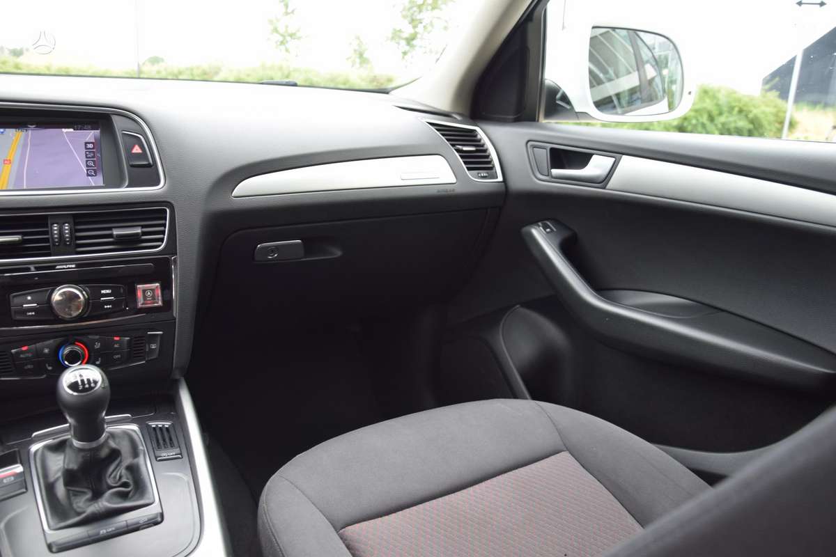 Audi Q5, 2.0 l., off-road / crossover