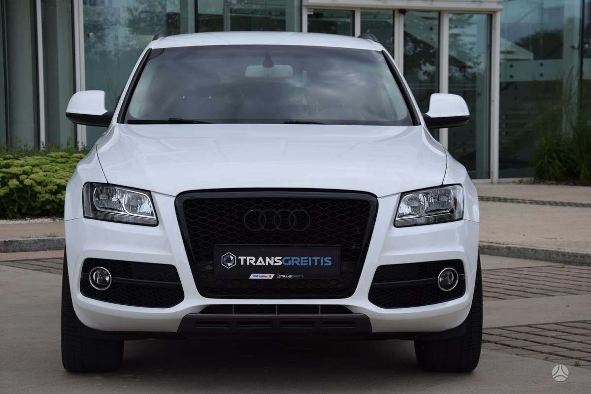 Audi Q5, 2.0 l., off-road / crossover