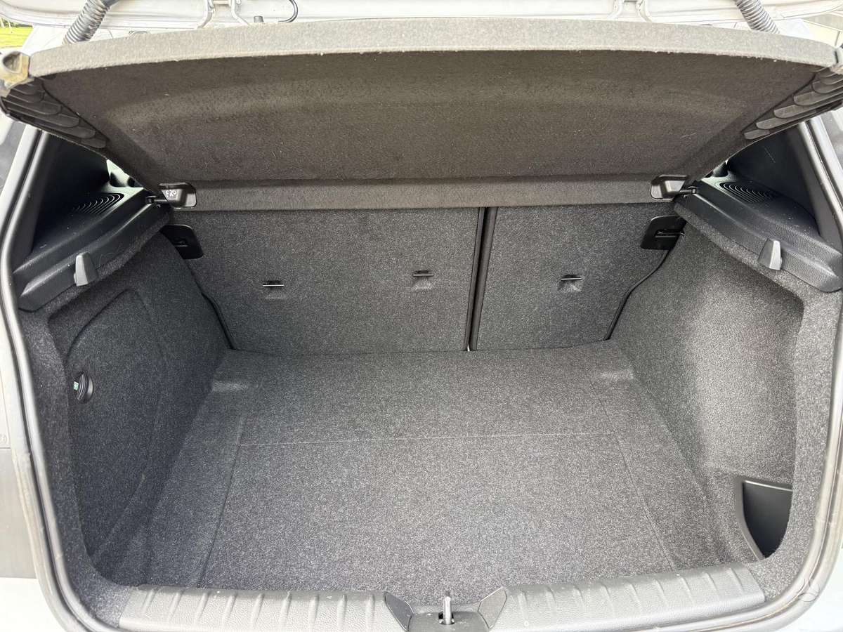 BMW 118, 1.6 l., hatchback