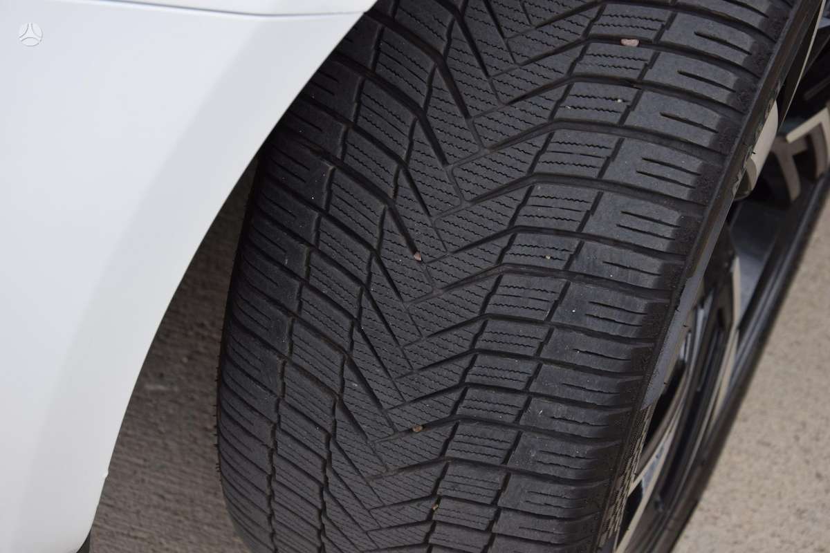 Audi Q5, 2.0 l., off-road / crossover