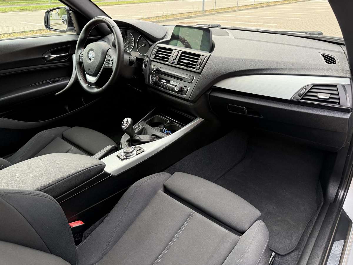 BMW 118, 1.6 l., hatchback
