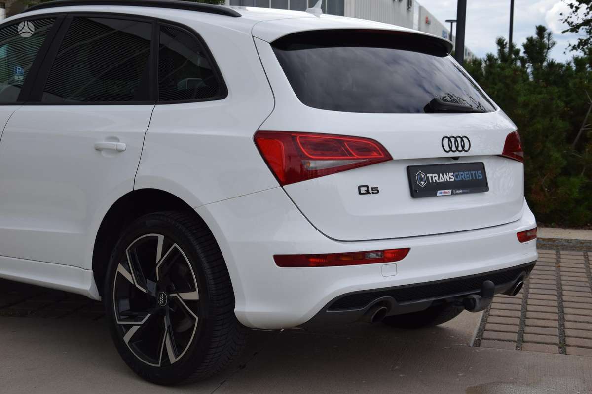 Audi Q5, 2.0 l., off-road / crossover