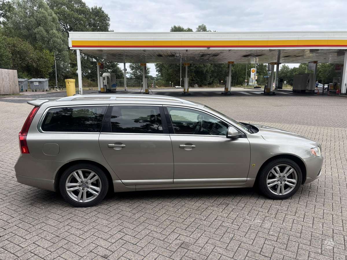 Volvo V70, 2.4 l., wagon