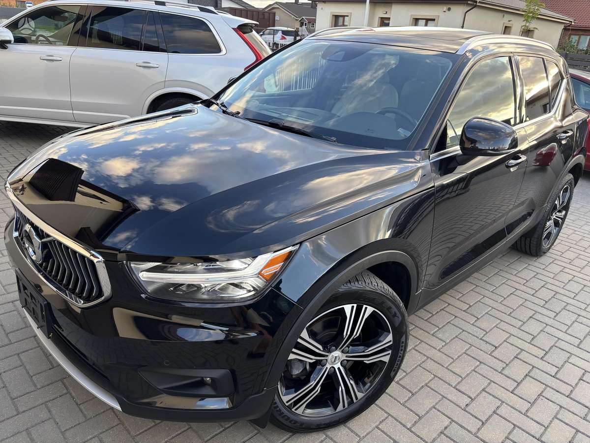 Volvo XC40 - 1