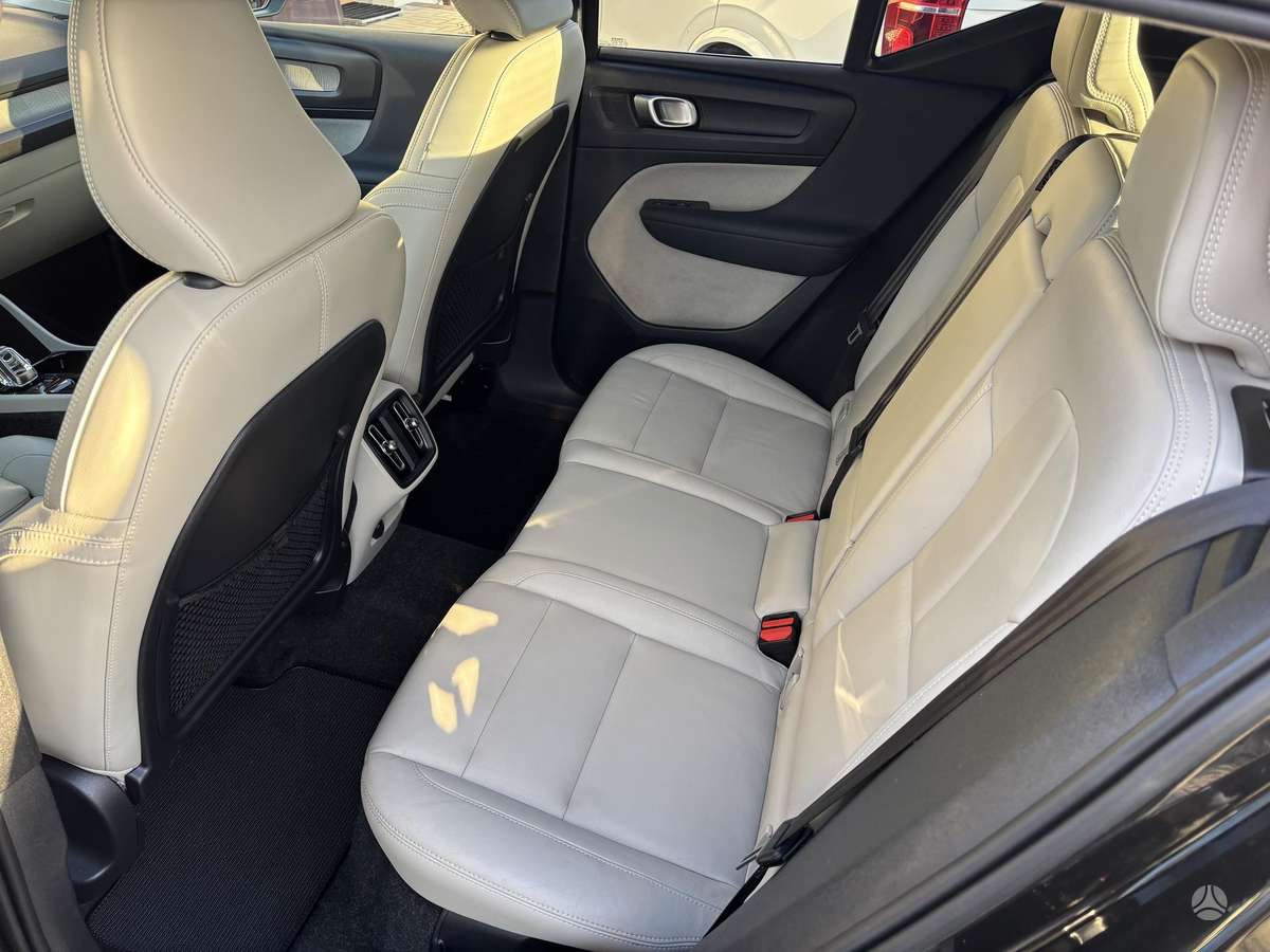 Volvo XC40 - 8