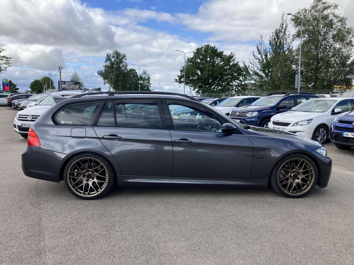 BMW 325, 3.0 l., wagon