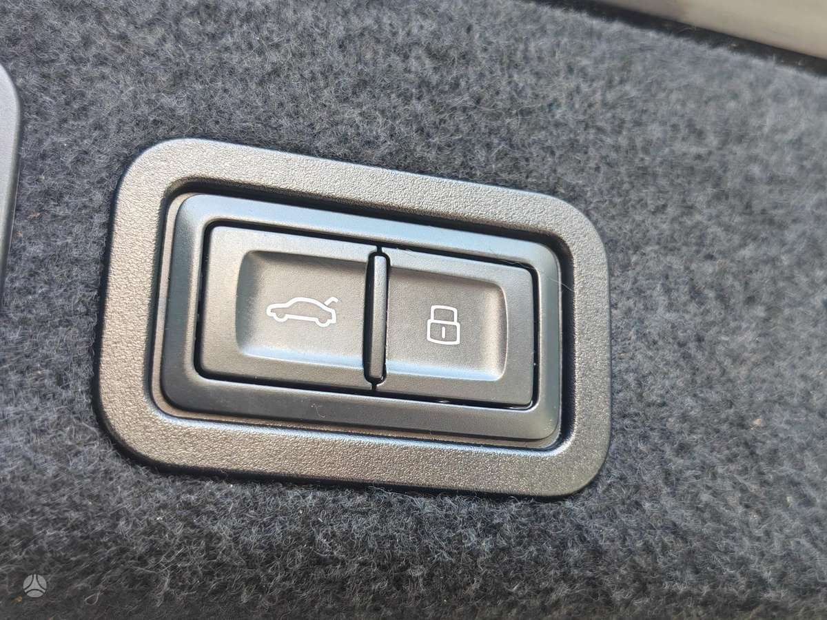 Audi A6, 2.0 l., Седан