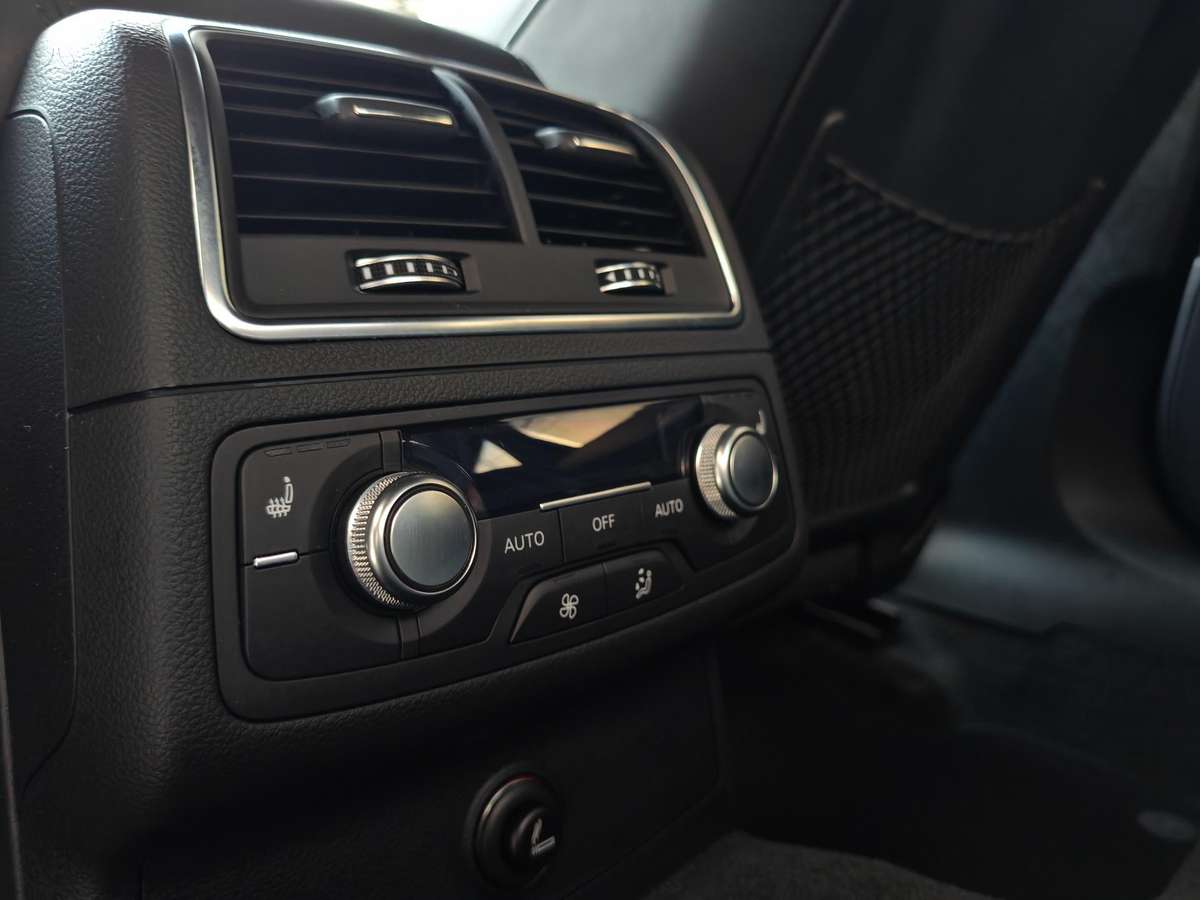 Audi A6, 2.0 l., Седан