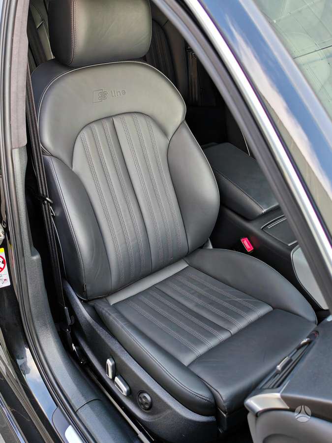 Audi A6, 2.0 l., Седан
