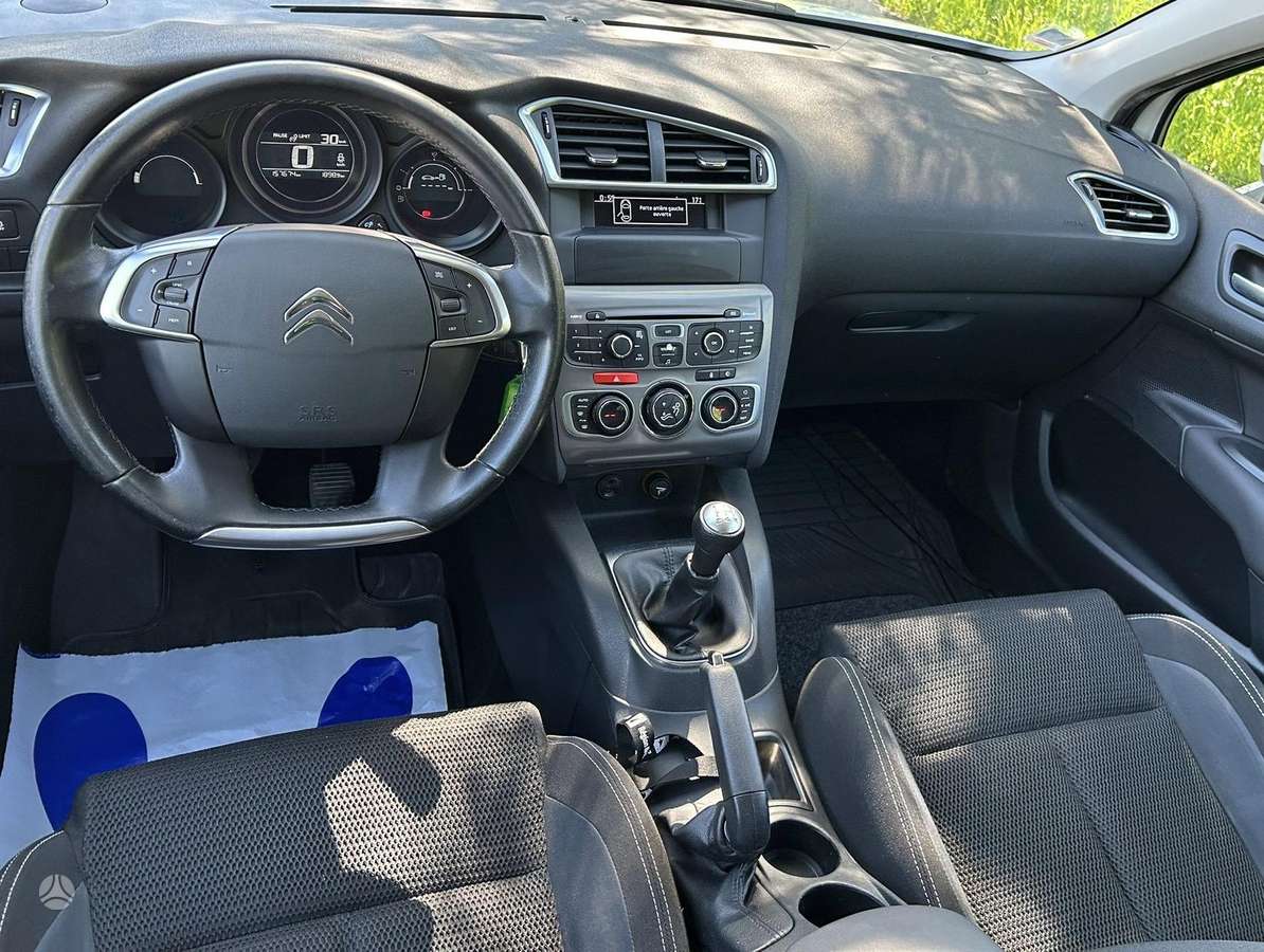 Citroen C4, 1.2 l., Хэтчбек