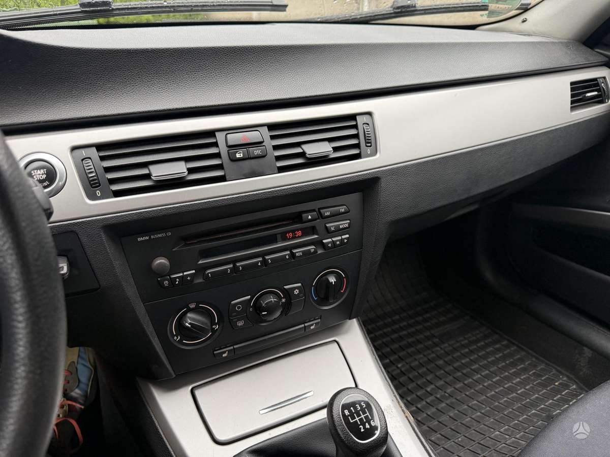 BMW 318, 2.0 l., Седан