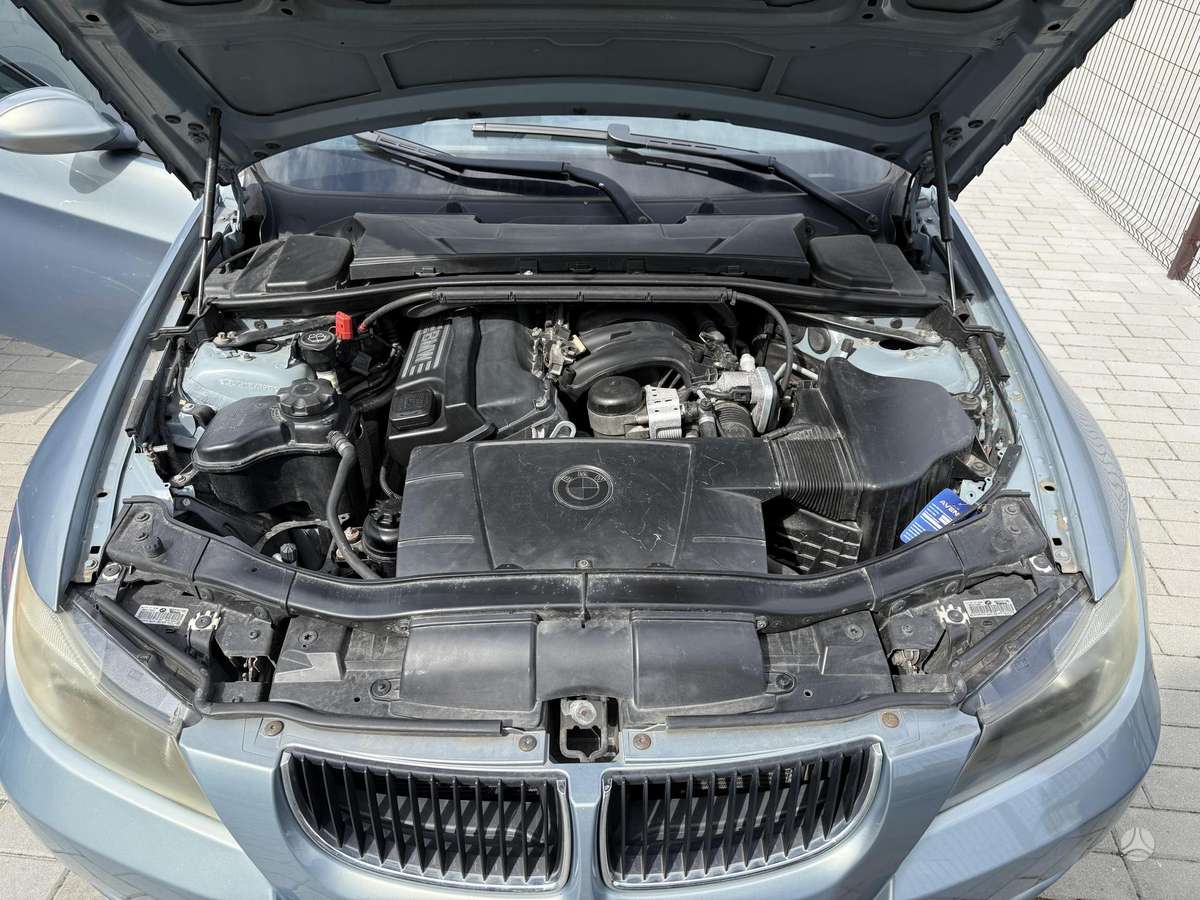 BMW 318, 2.0 l., Седан