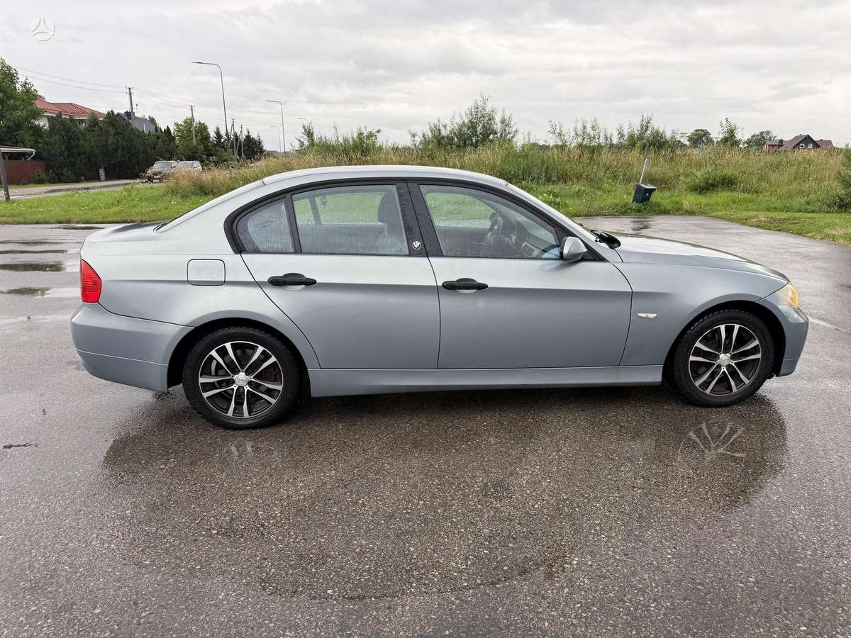 BMW 318, 2.0 l., Седан