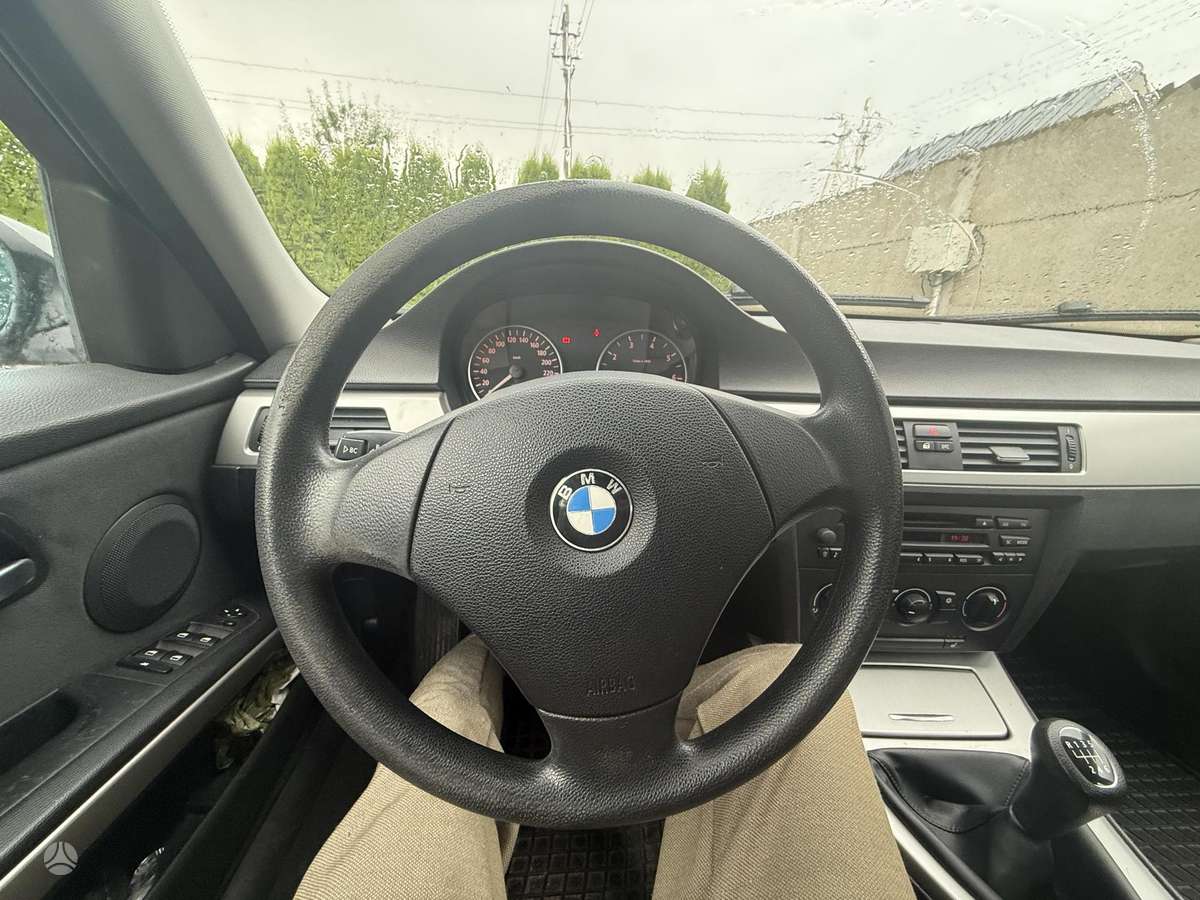 BMW 318, 2.0 l., Седан