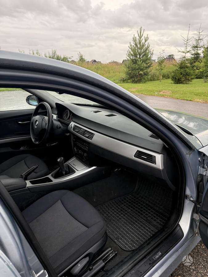BMW 318, 2.0 l., Седан