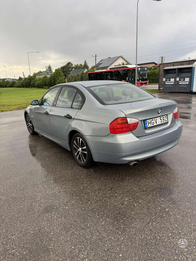 BMW 318, 2.0 l., Седан