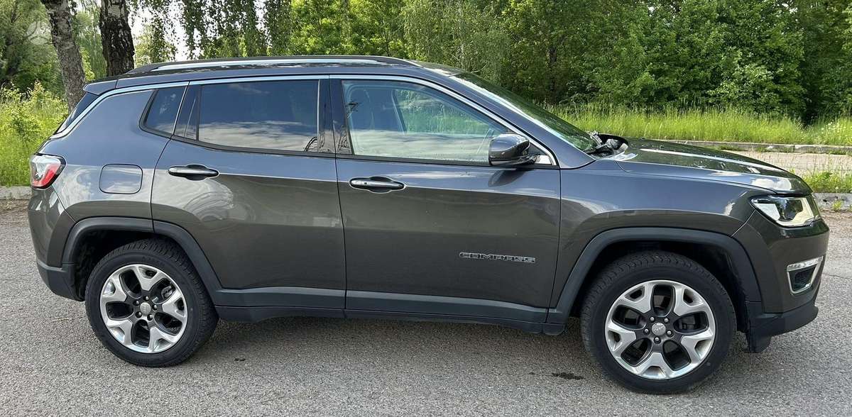 Jeep Compass, 2.0 l., off-road / crossover