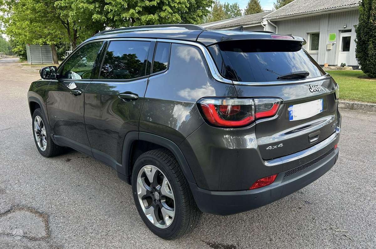 Jeep Compass, 2.0 l., off-road / crossover