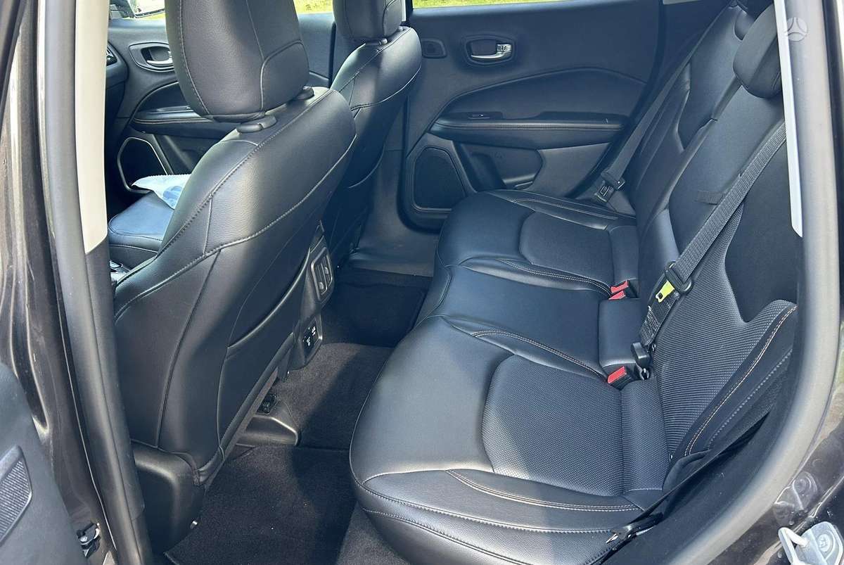 Jeep Compass, 2.0 l., off-road / crossover