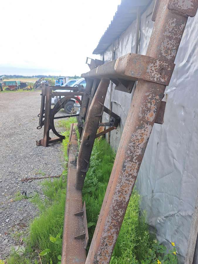 MTZ 2pts6 remas su poremu, прицепы, полуприцепы
