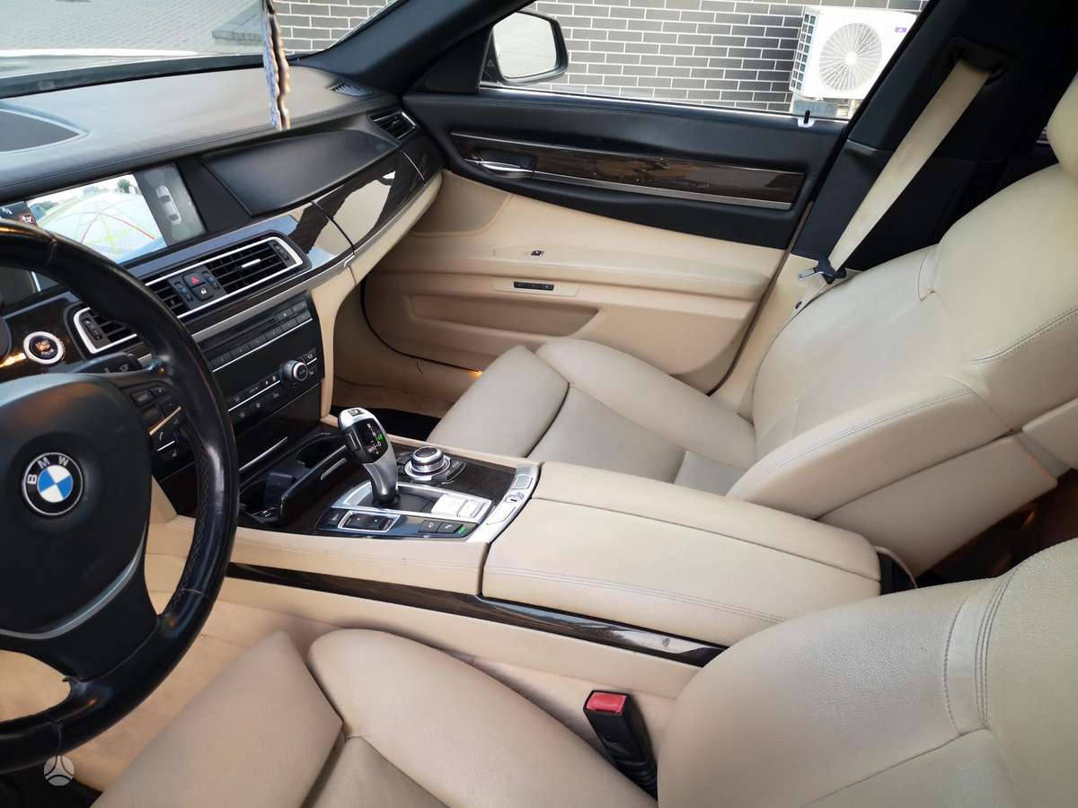 BMW 730, 3.0 l., Седан