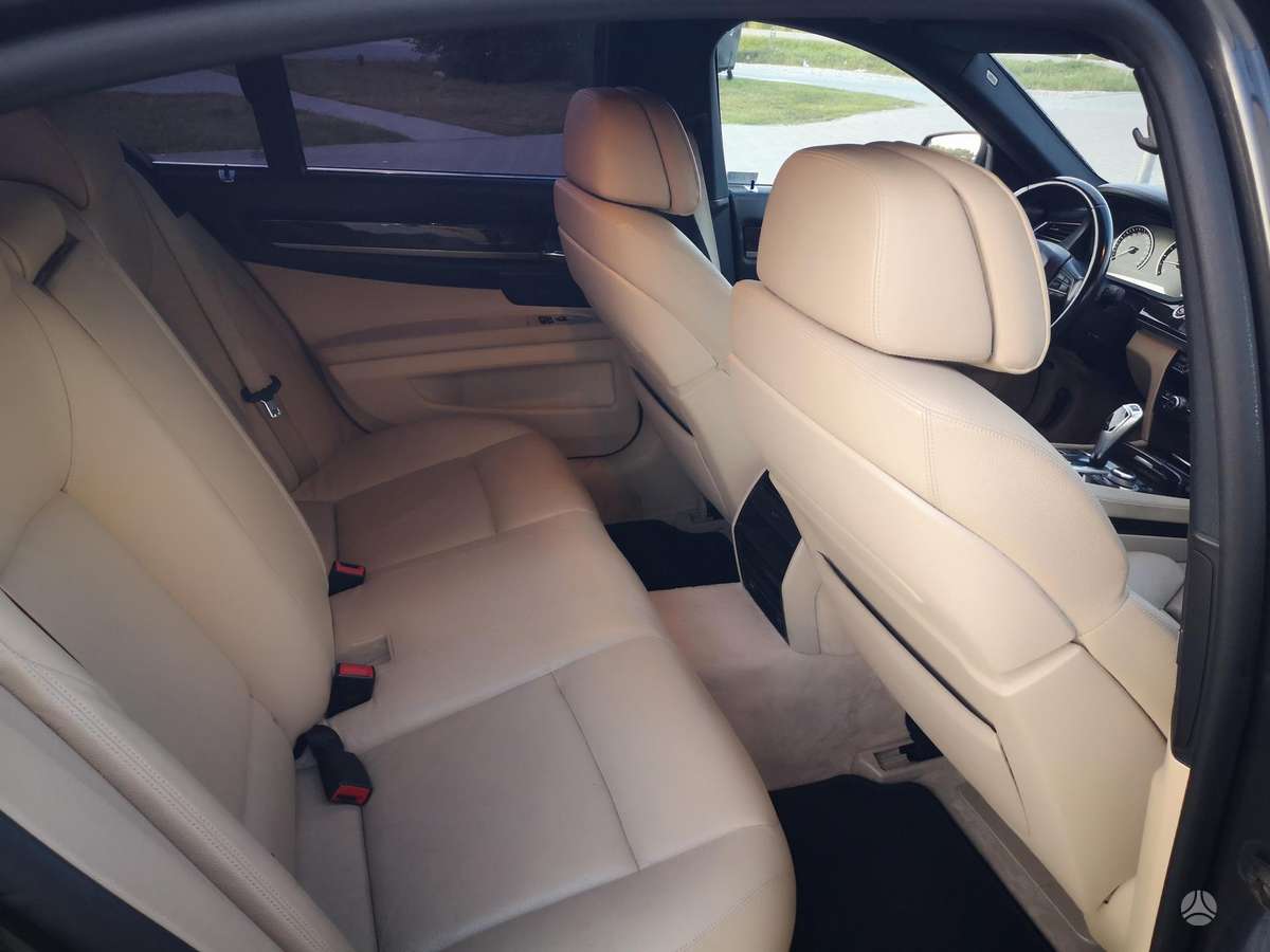 BMW 730, 3.0 l., Седан