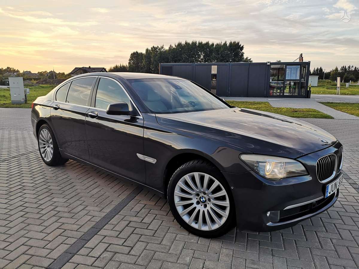 BMW 730, 3.0 l., Седан