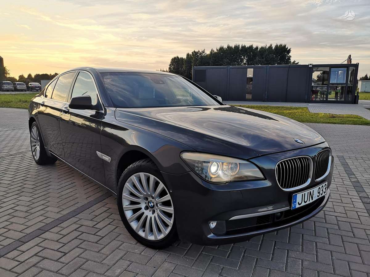 BMW 730, 3.0 l., Седан