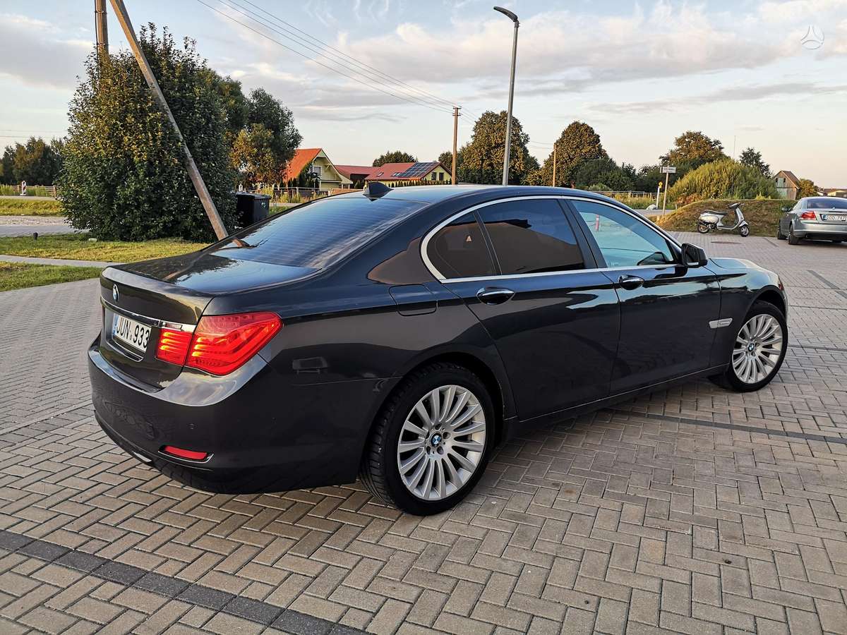BMW 730, 3.0 l., Седан