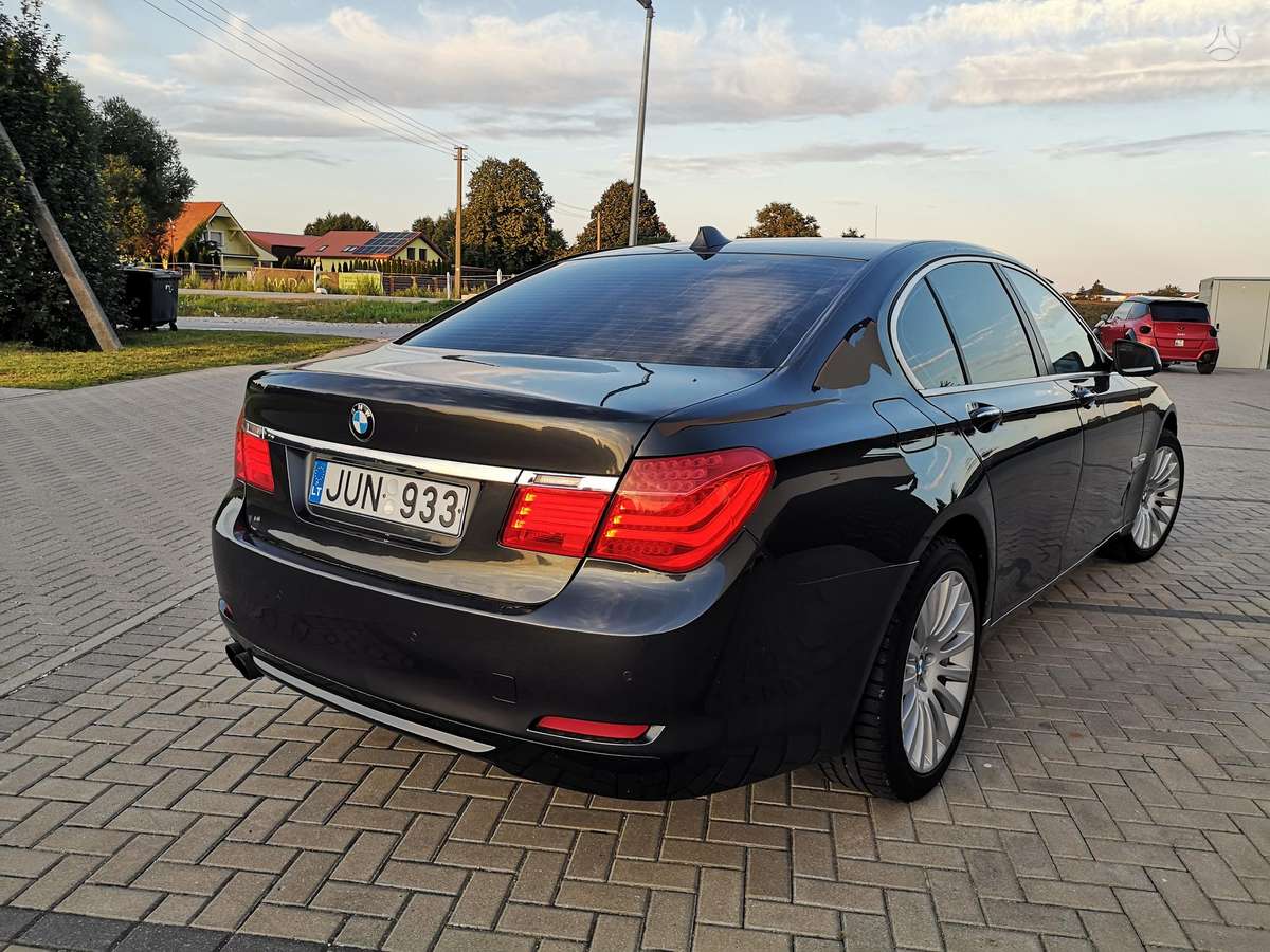 BMW 730, 3.0 l., Седан