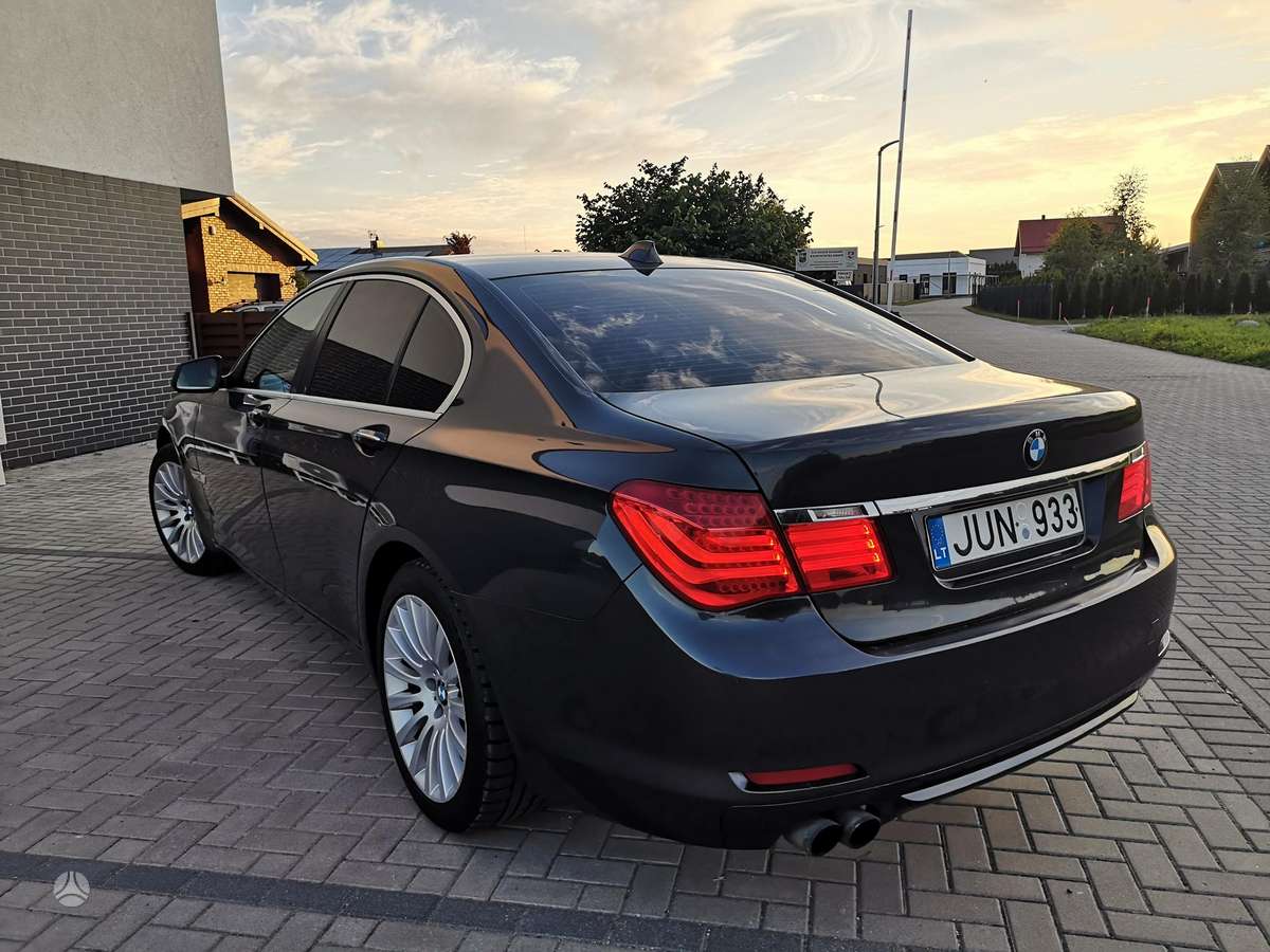 BMW 730, 3.0 l., Седан