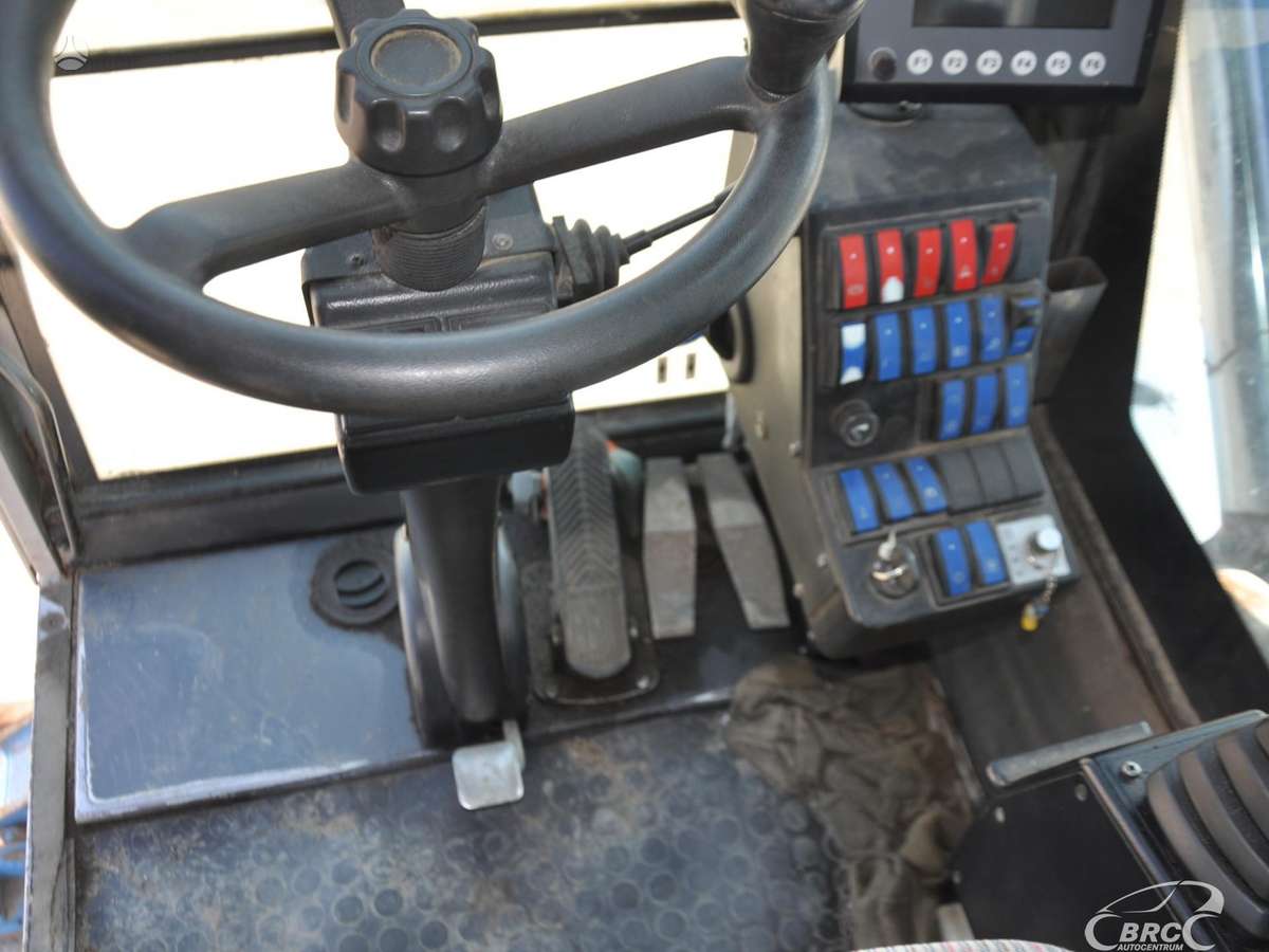 Fuchs MHL 360, ekskavatoriai