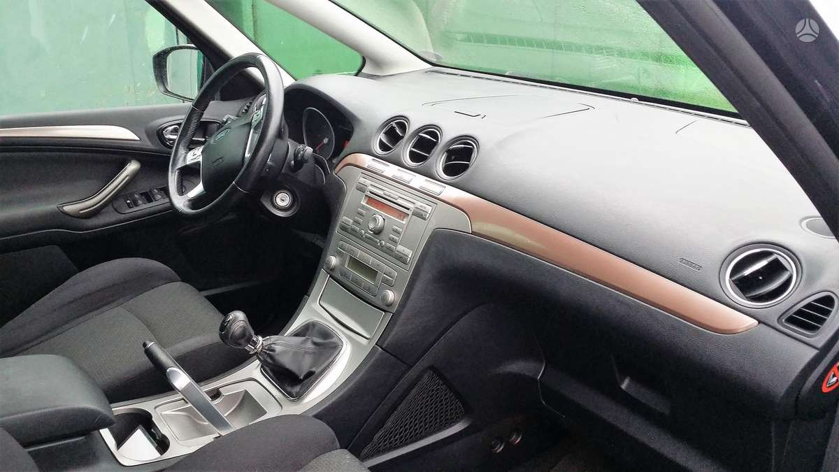 Ford S-MAX dalimis